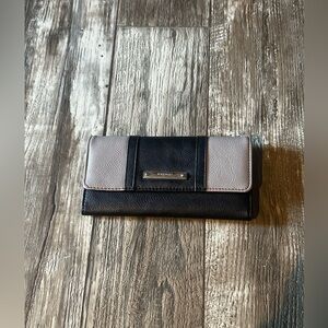 Nine West EUC Wallet